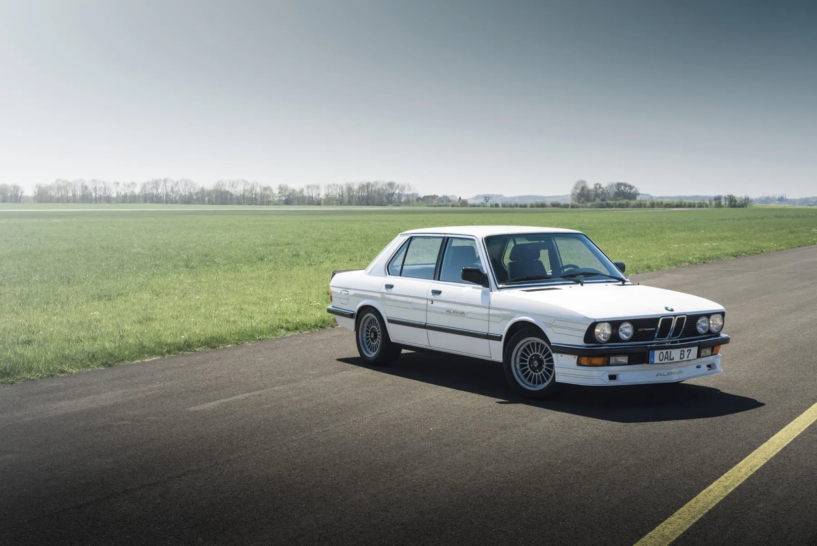 Alpina_B7_3_generation__Sedan__1.jpg