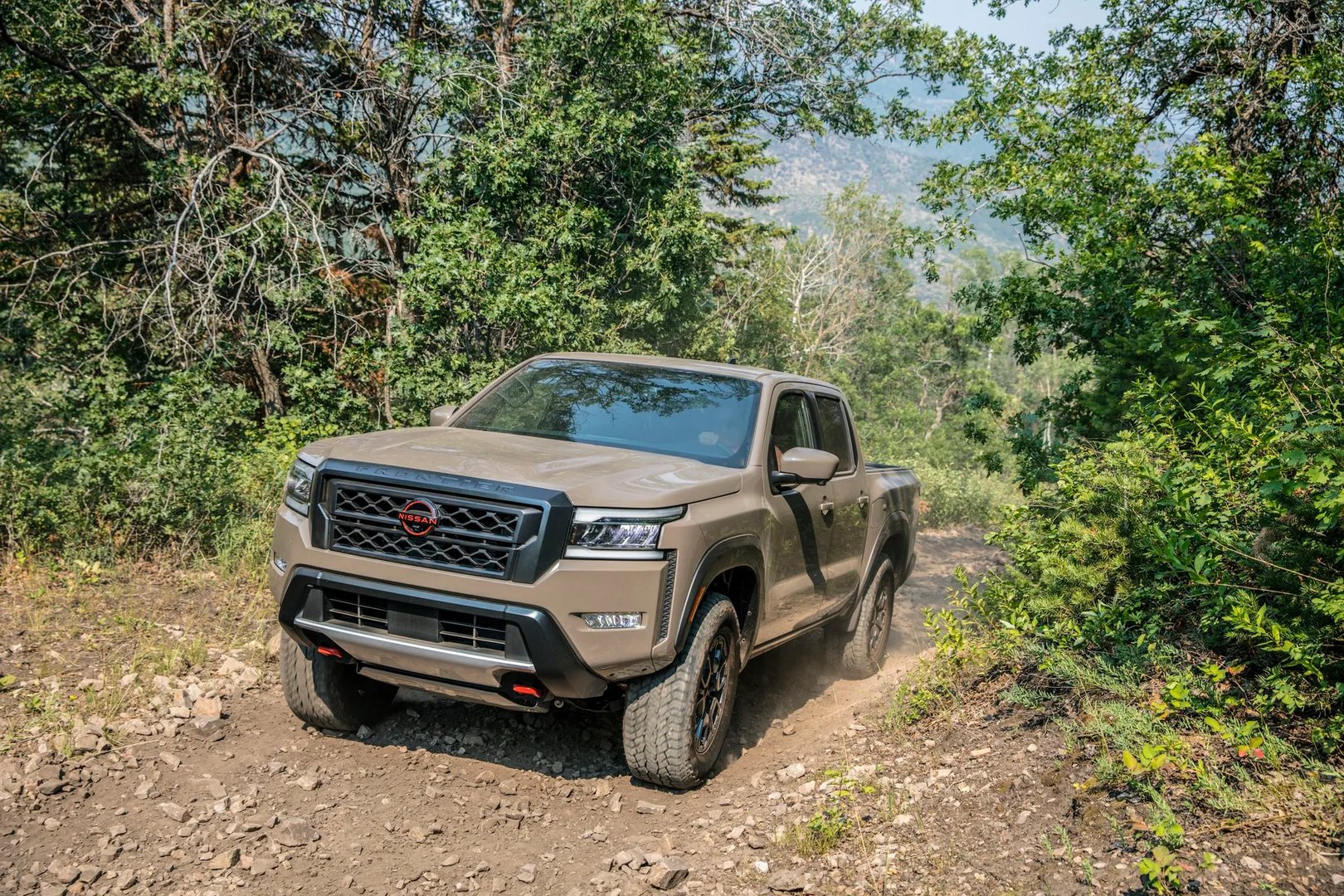 Nissan Frontier 3 generation  Pickup double-cab