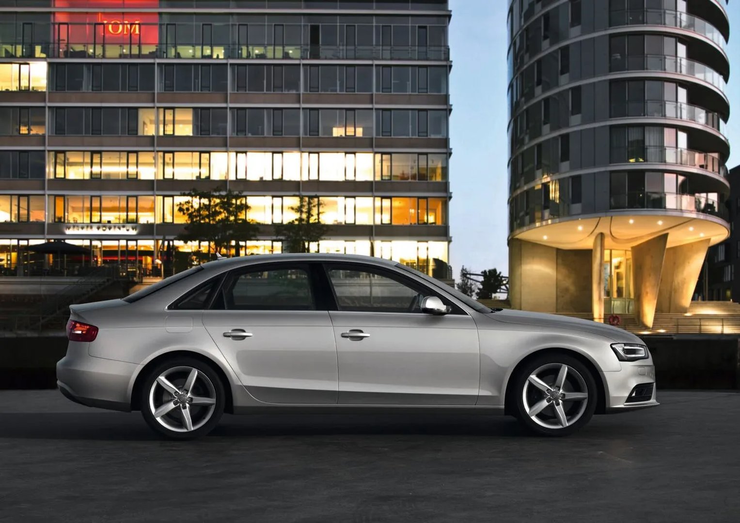 Audi_A4_4_generation_restyling__Sedan__4.jpg