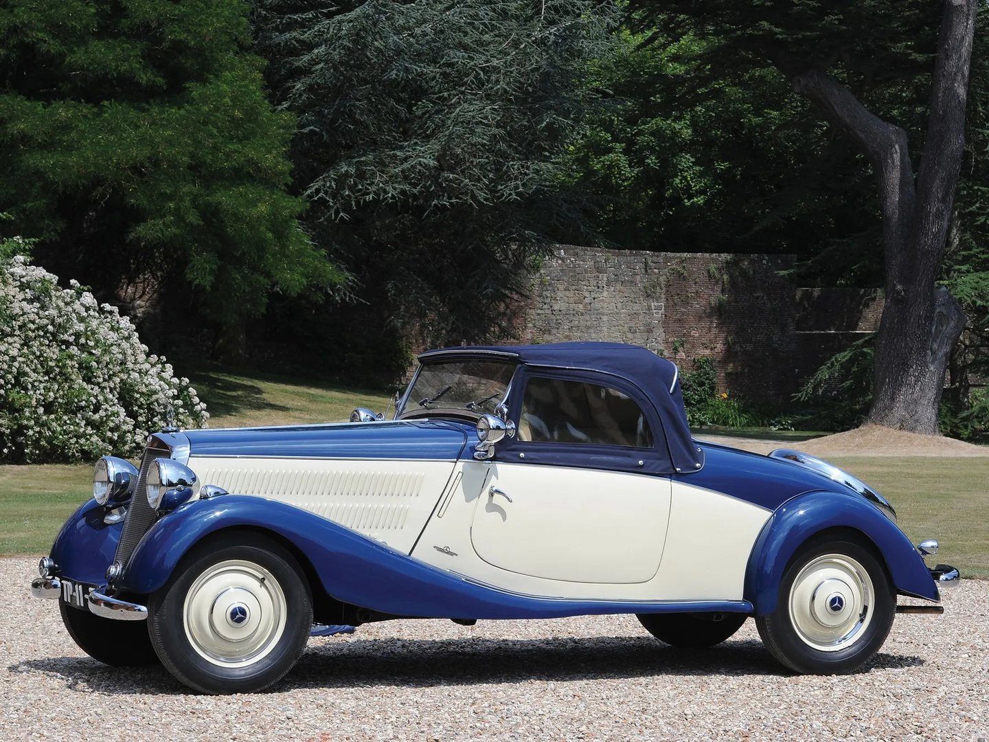 Mercedes_W136_1_generation__Roadster__1.jpg