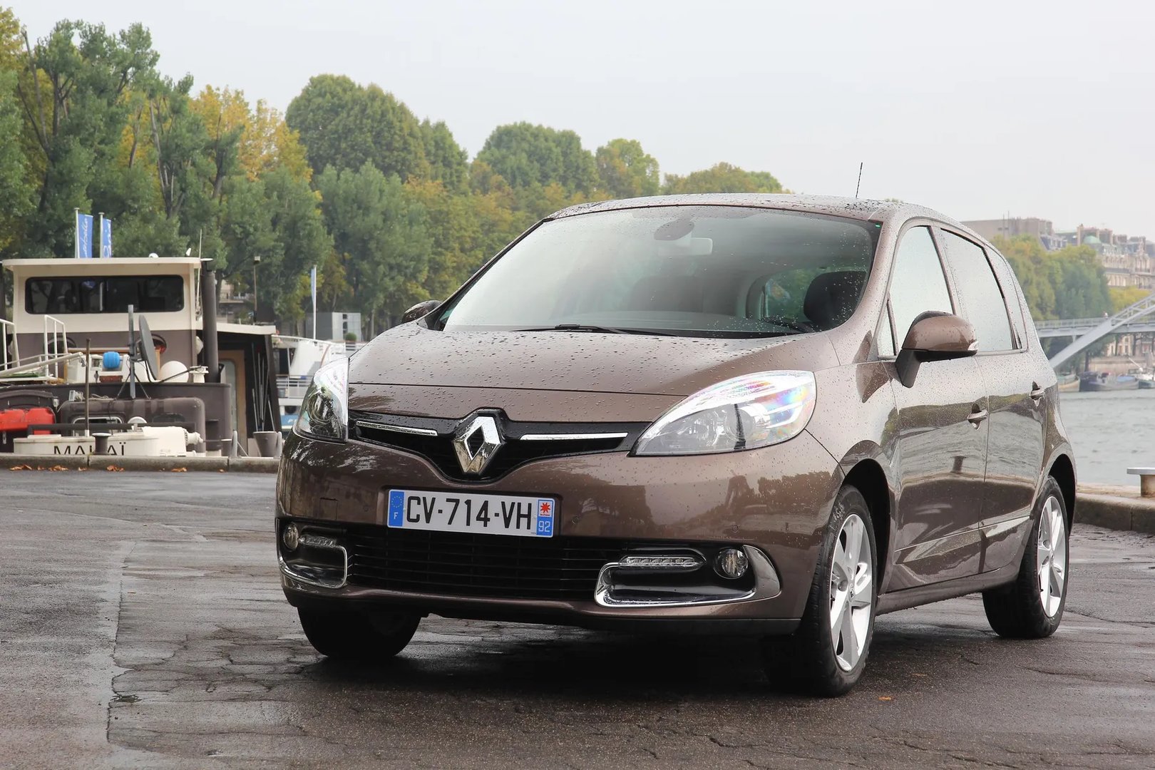 Renault_Scenic_3_generation_restyling_2__Compact_Van__3.jpg