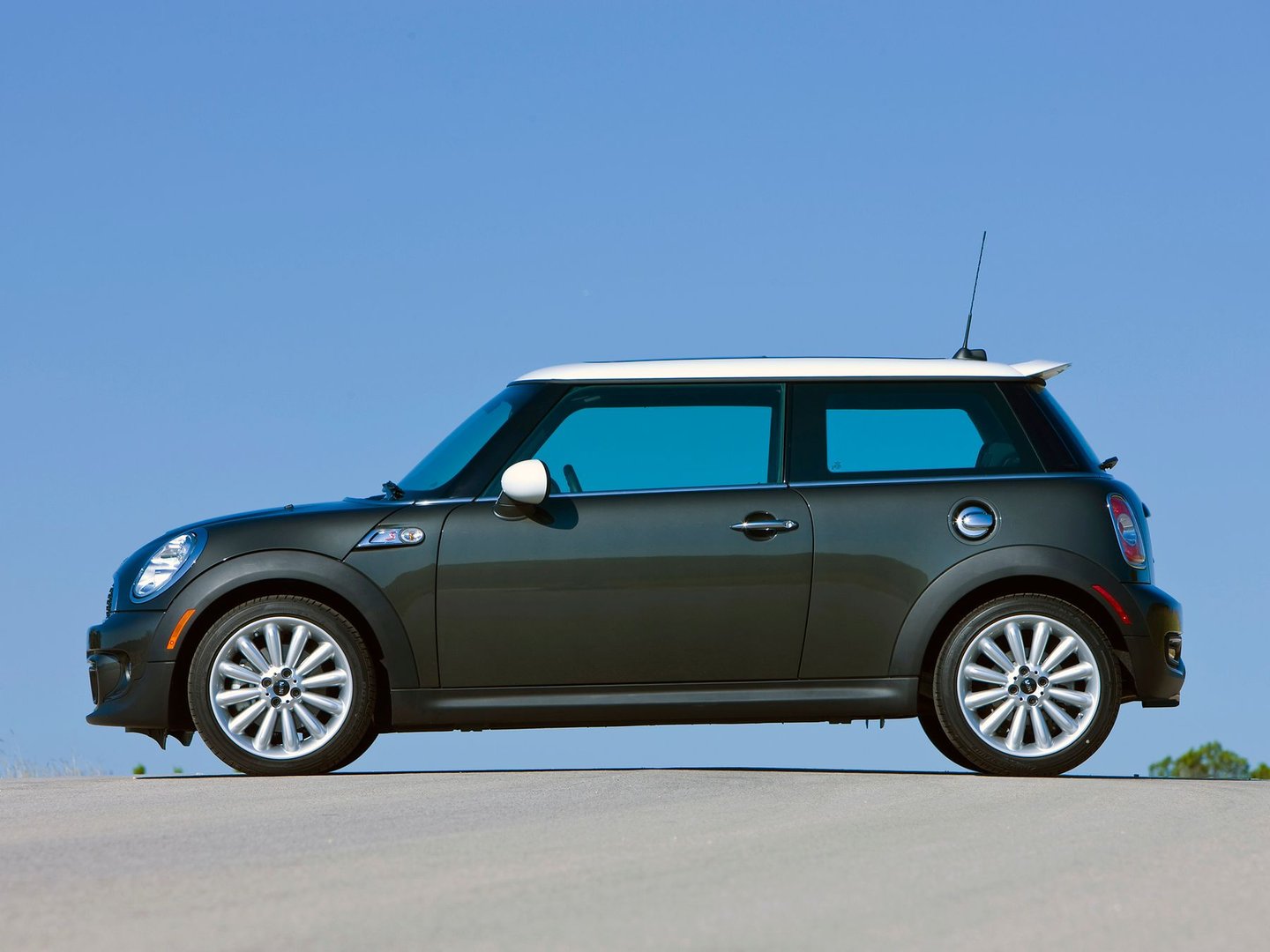 mini_Cooper_2_generation_restyling__Mini_3-doors__13.jpg