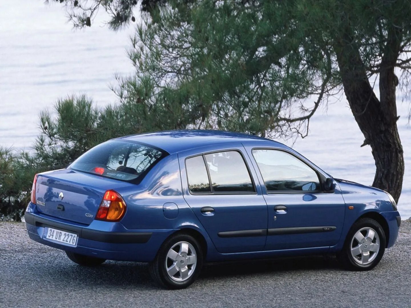 Renault_Thalia_1_generation_restyling__Sedan__4.jpg