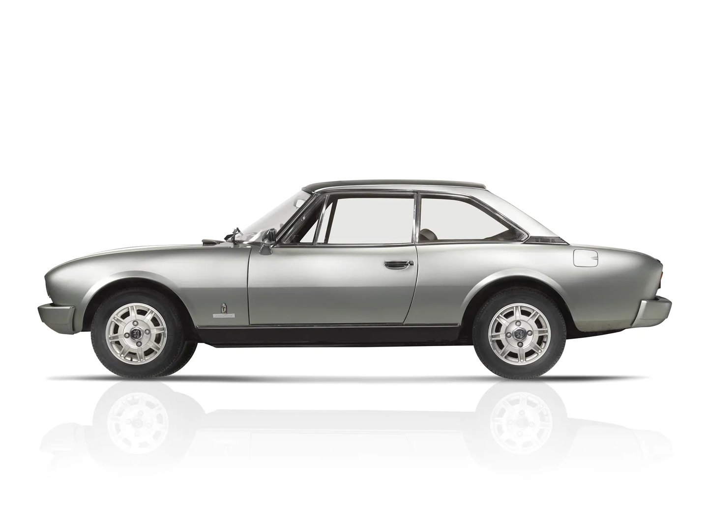 Peugeot_504_1_generation__Coupe__2.jpg
