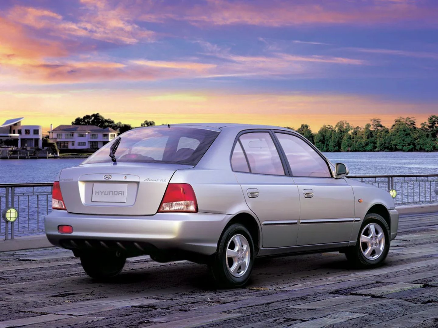 Hyundai_Accent_2_generation__Hatchback_5-door__2.jpg
