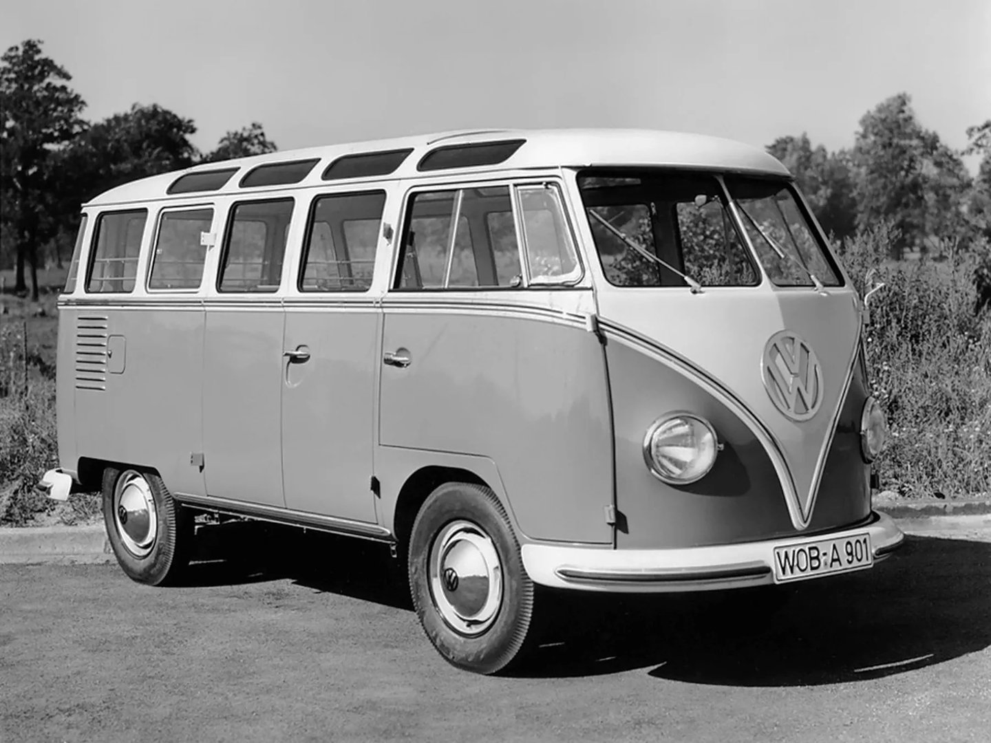 —  Minivan