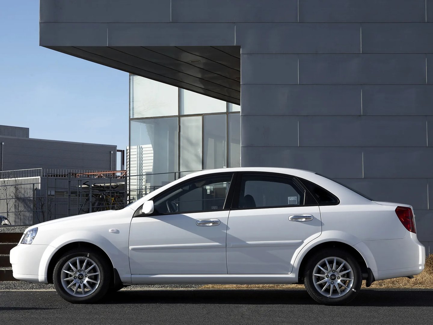 Daewoo_Lacetti_1_generation__Sedan__6.jpg