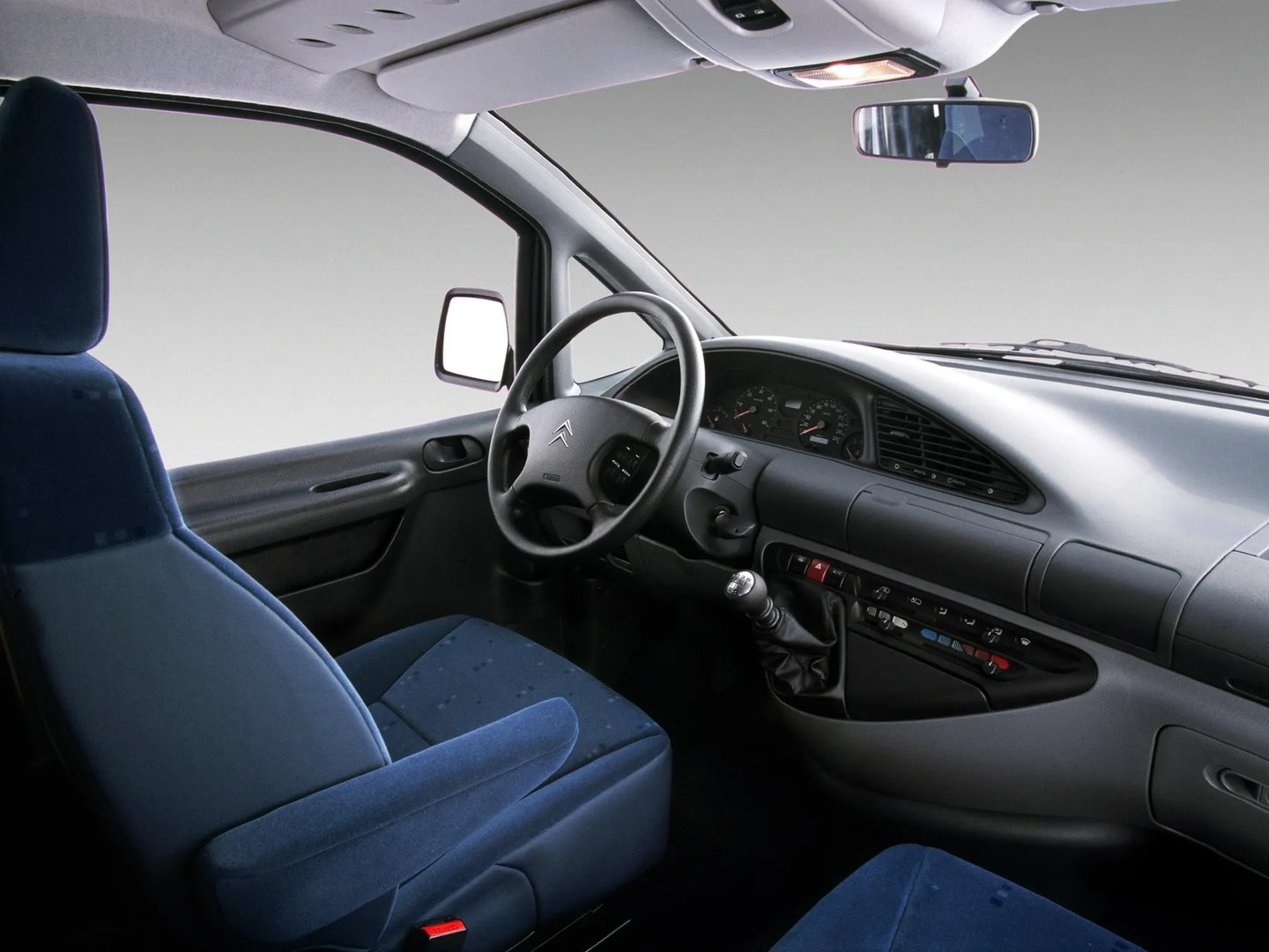 Citroen_Jumpy_1_generation_restyling__Minivan__2.jpg