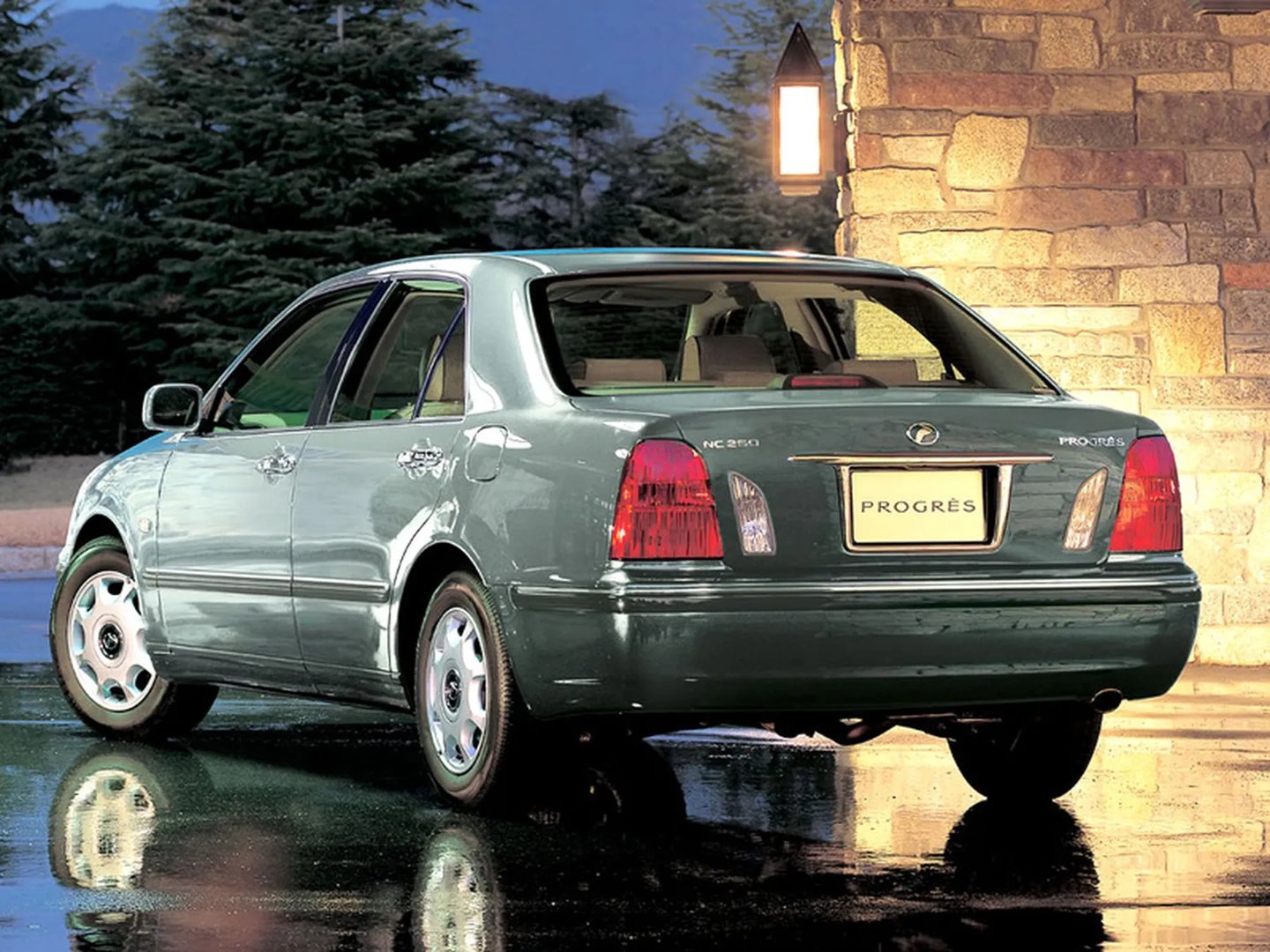 Toyota_Progres_1_generation__Sedan__2.jpg