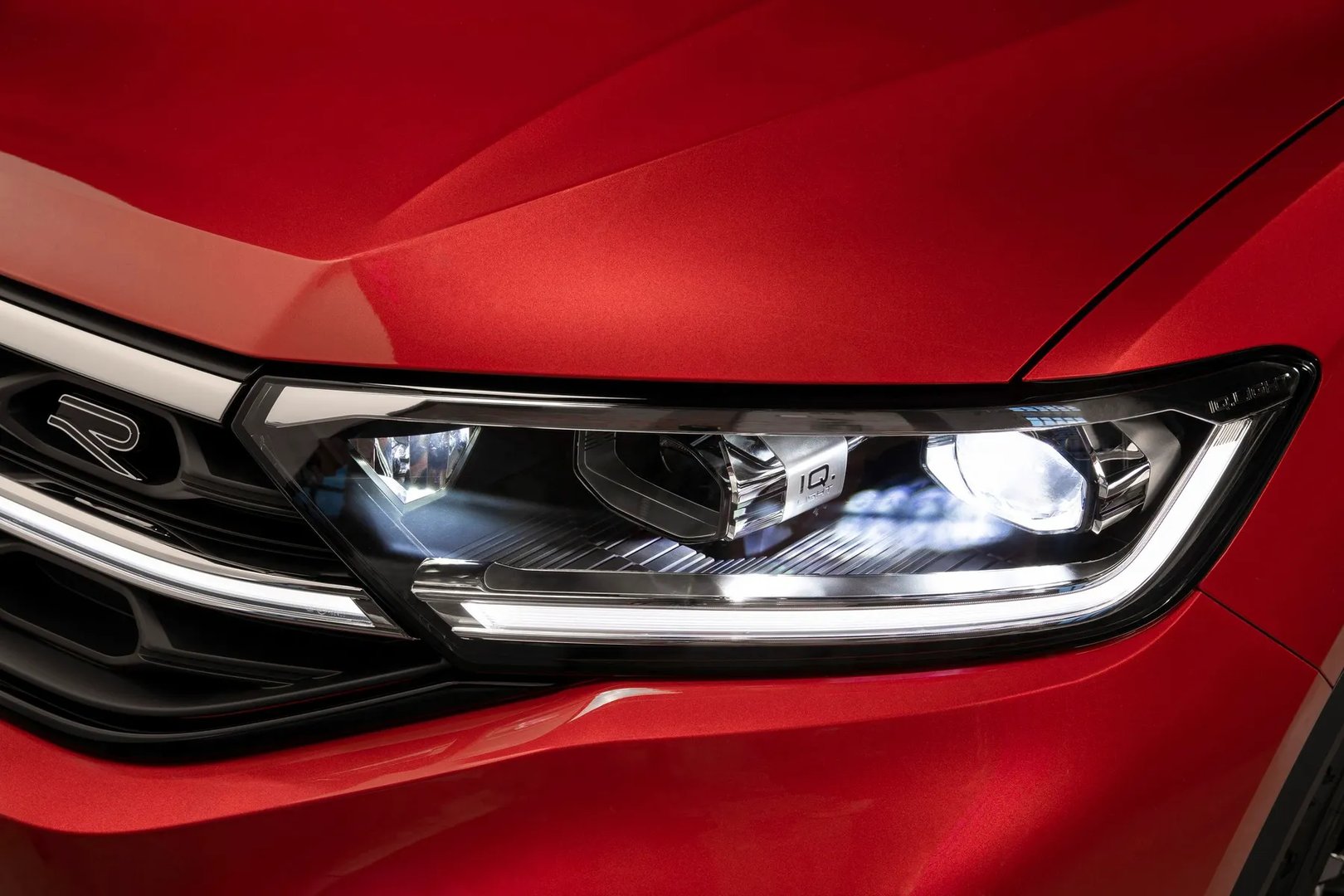 Volkswagen_T-Roc_1_generation_restyling__SUV_cabriolet__6.jpg