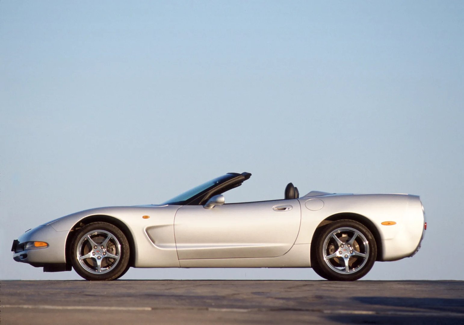Chevrolet_Corvette_5_generation__Roadster__10.jpg