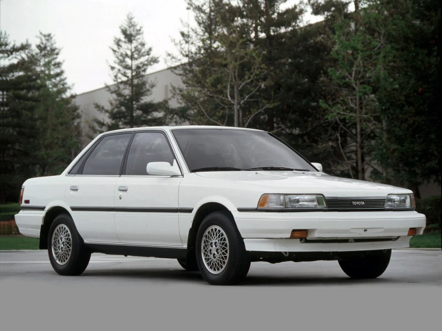 Toyota_Camry_2_generation__Sedan__5.jpg