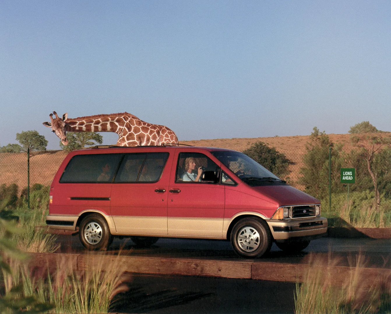 Ford_Aerostar_1_generation__Minivan__2.jpg