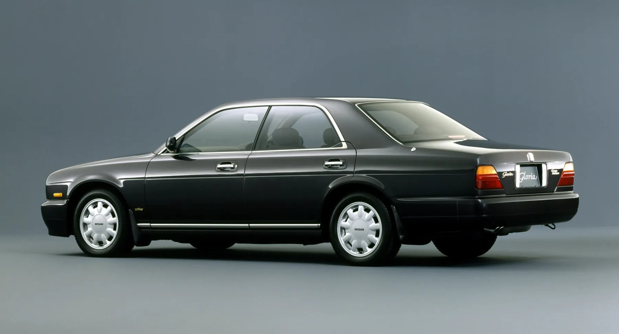 Nissan_Gloria_9_generation__Sedan__4.jpg