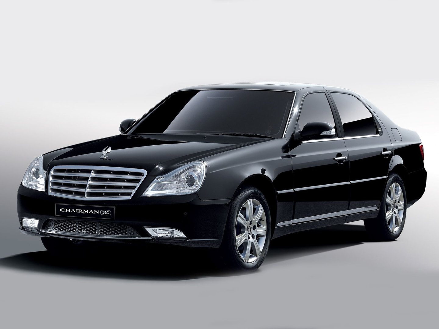ssangyong_Chairman_1_generation__Sedan__2.jpg