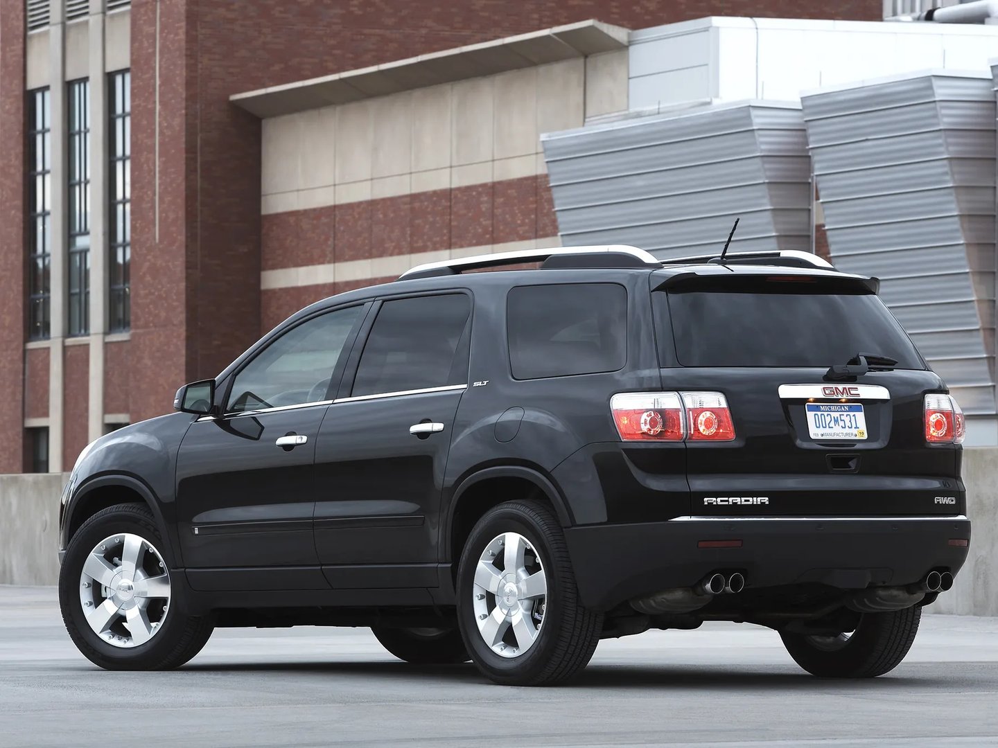 GMC_Acadia_1_generation__SUV_5-doors__8.jpg