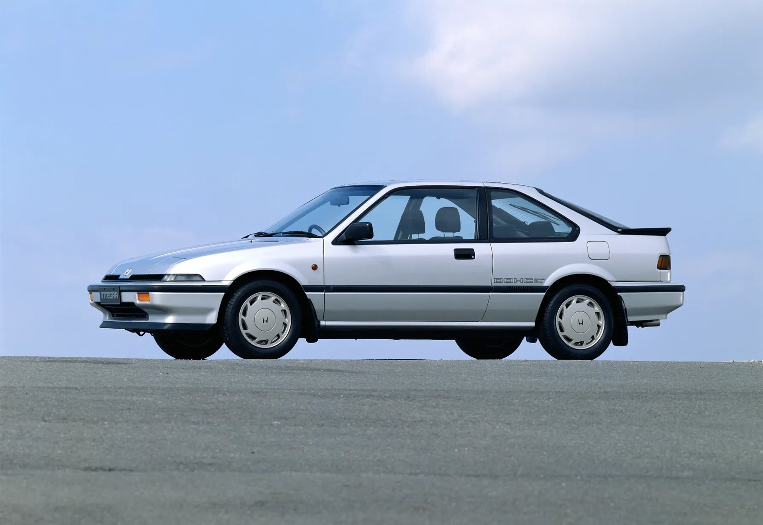 Honda_Integra_1_generation__Hatchback_3-door__2.jpg