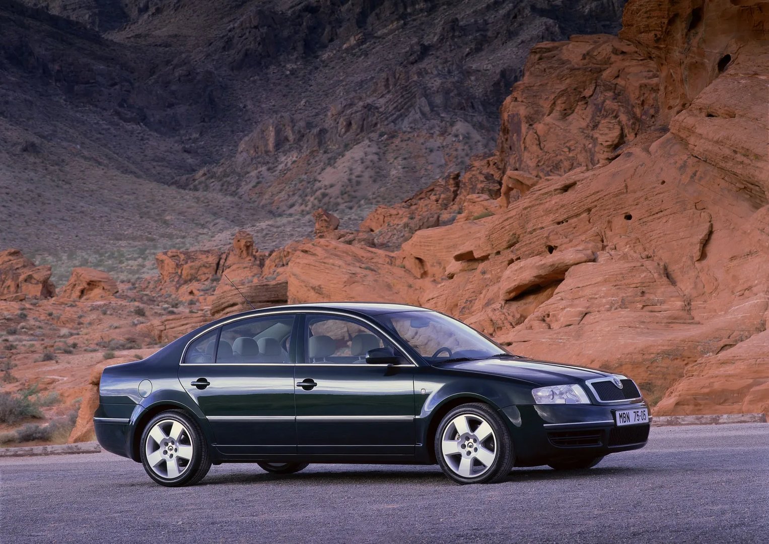 Skoda_Superb_1_generation__Sedan__5.jpg