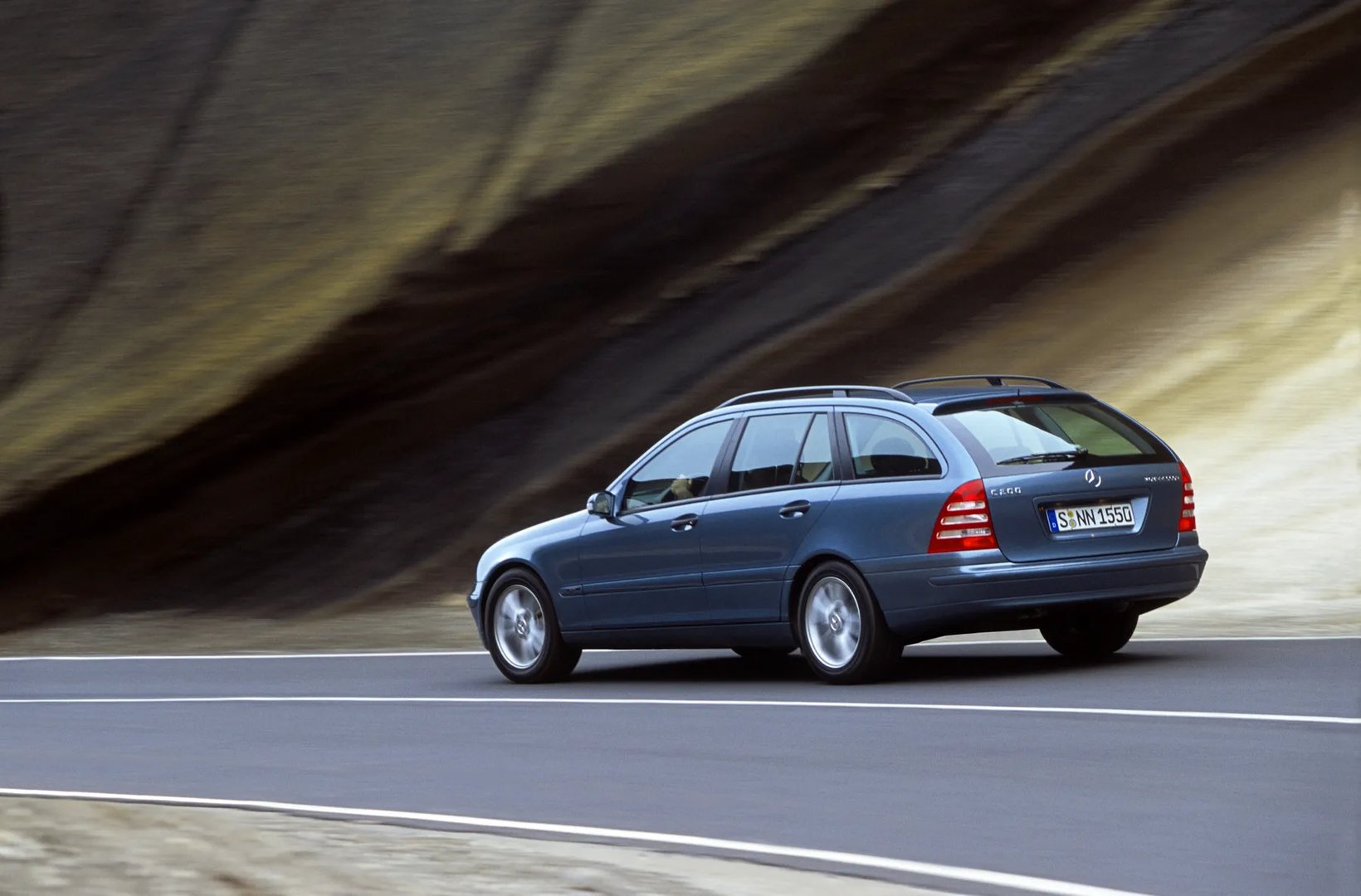 Mercedes_C-Class_2_generation__Estate_5-door__3.jpg