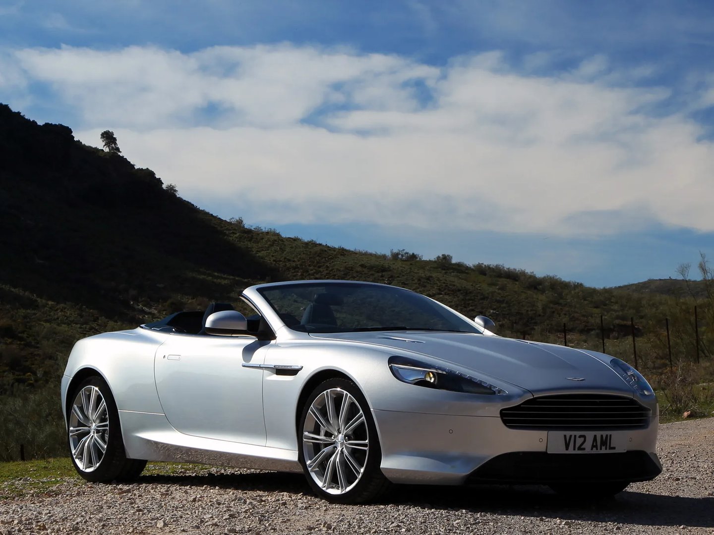 Aston Martin_Virage_2_generation__Cabrio__2.jpg