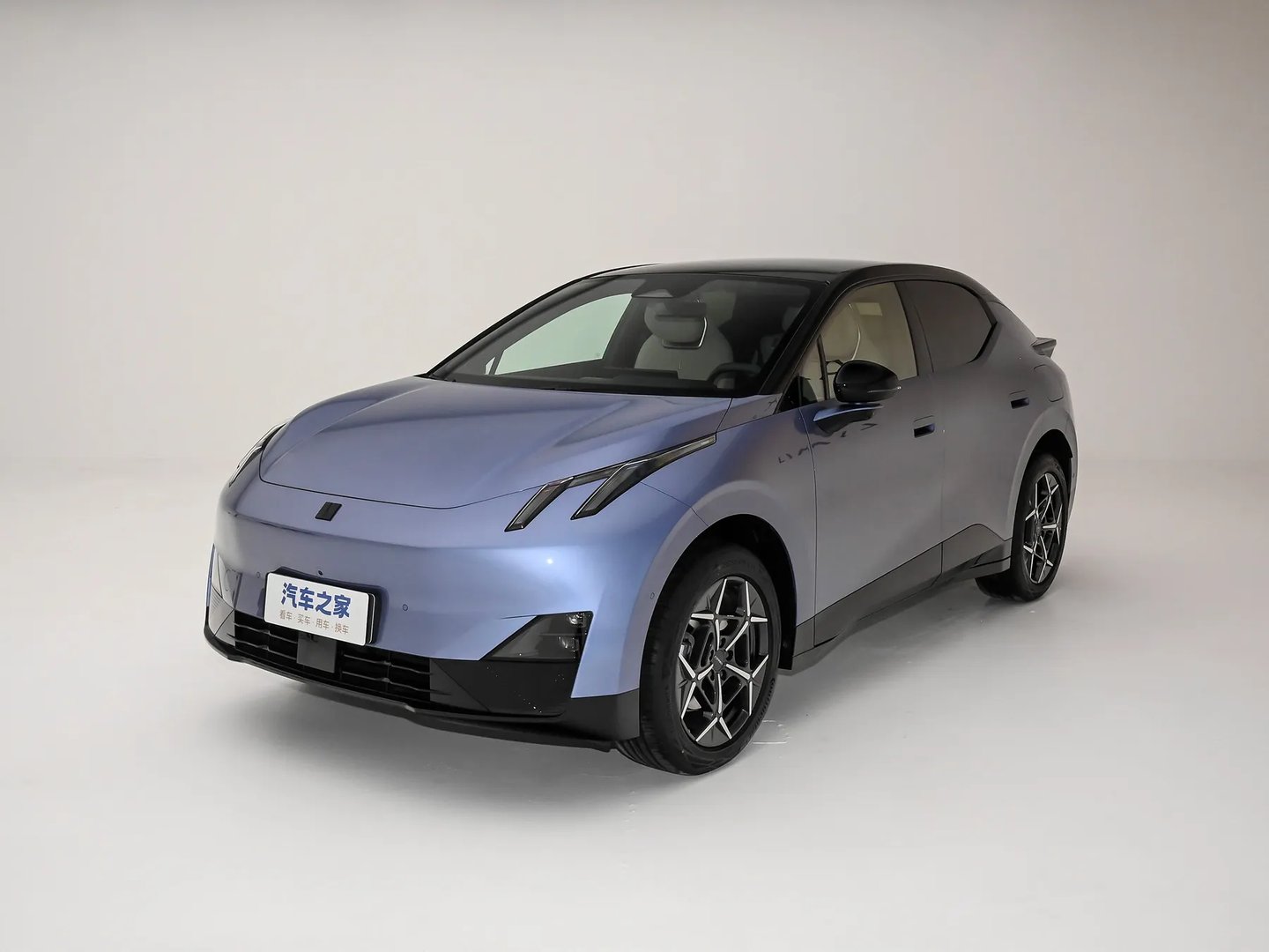 lynkco_02_2_generation__SUV_5-doors__11.jpg