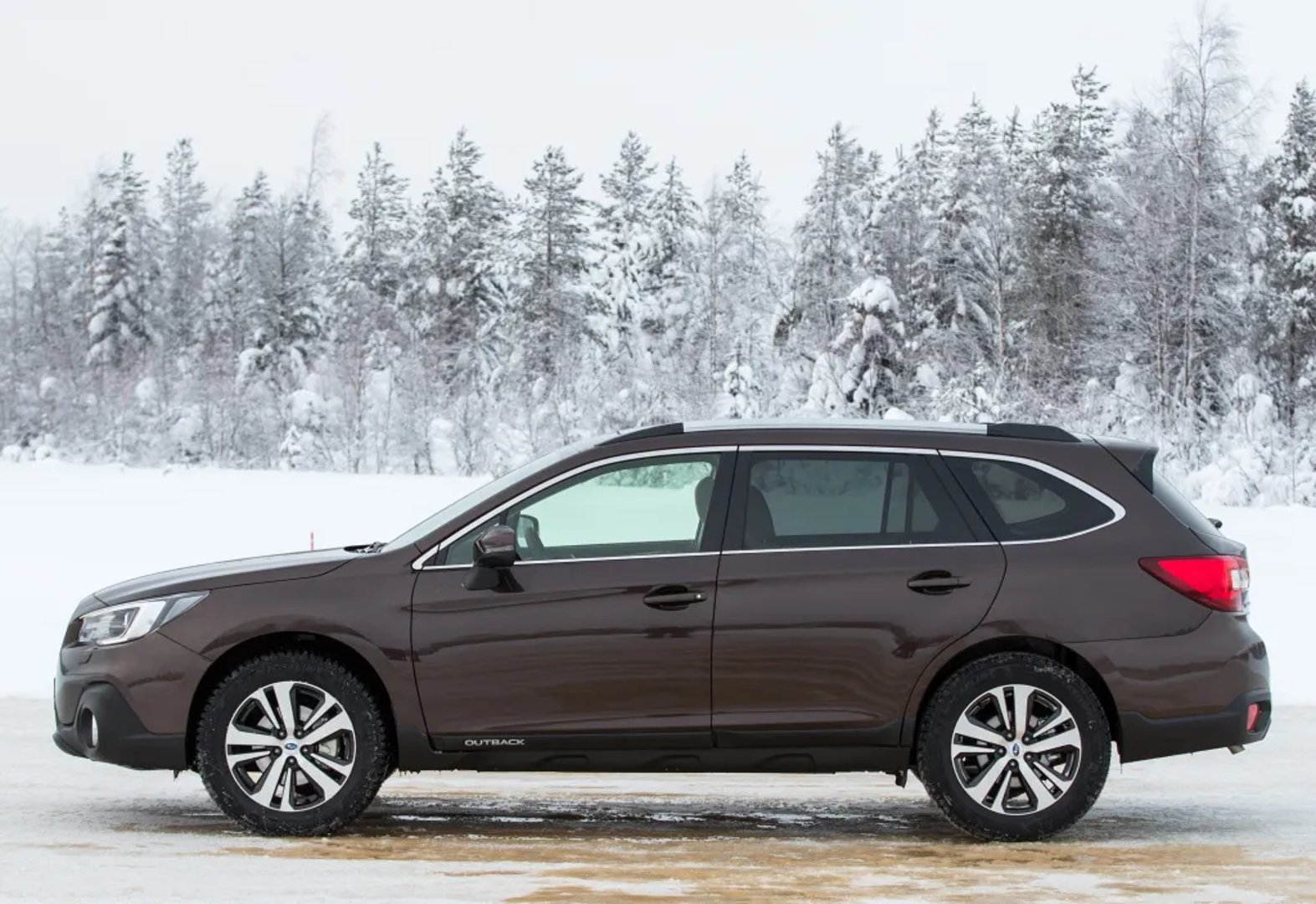 Subaru_Outback_5_generation_restyling__Estate_5-door__4.jpg