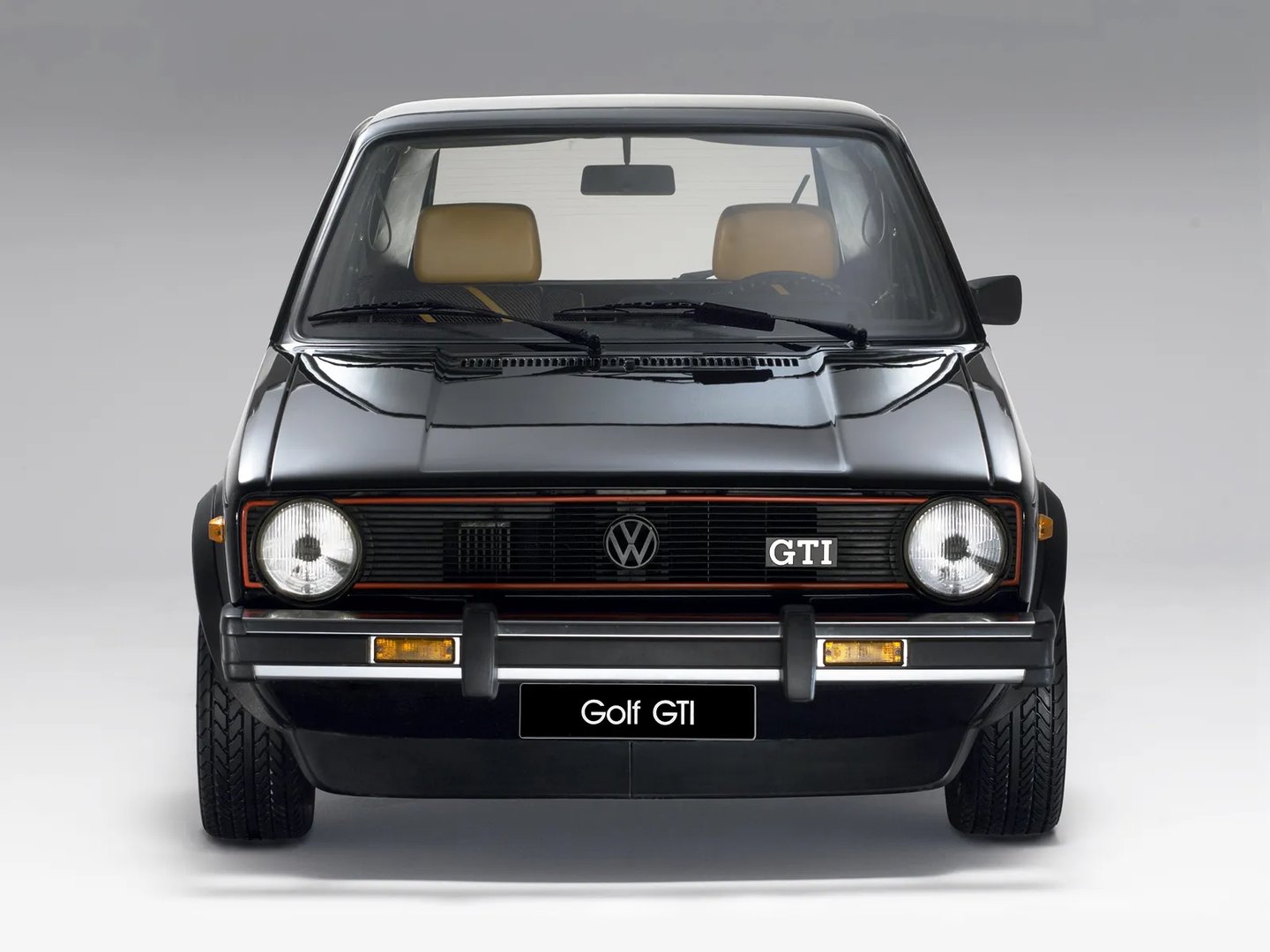 Volkswagen_Golf_GTI_1_generation__Hatchback_5-door__4.jpg