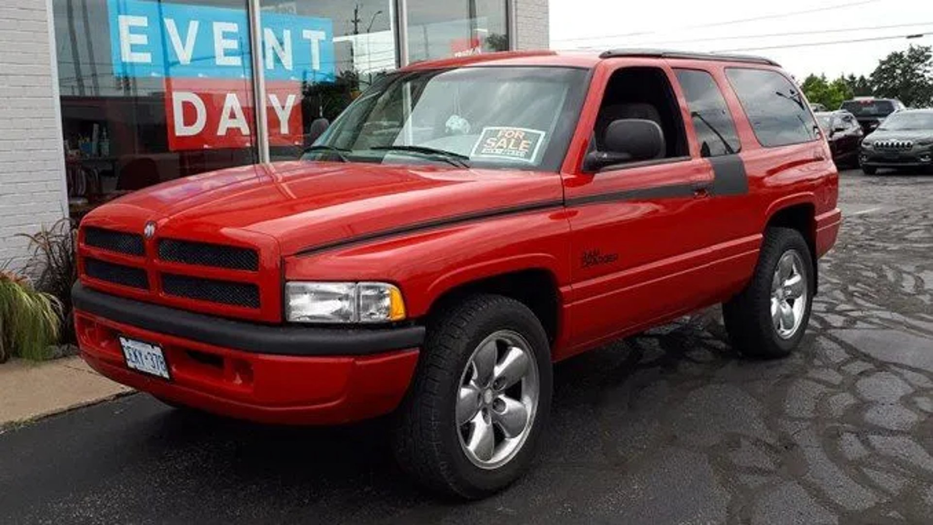 Dodge_Ramcharger_3_generation__SUV_3-doors__1.jpg