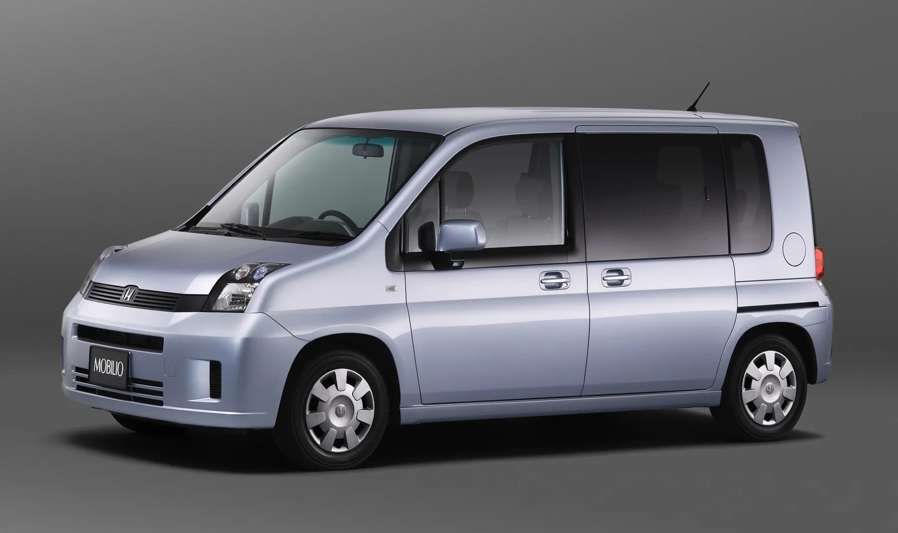 1 generation, restyling 
