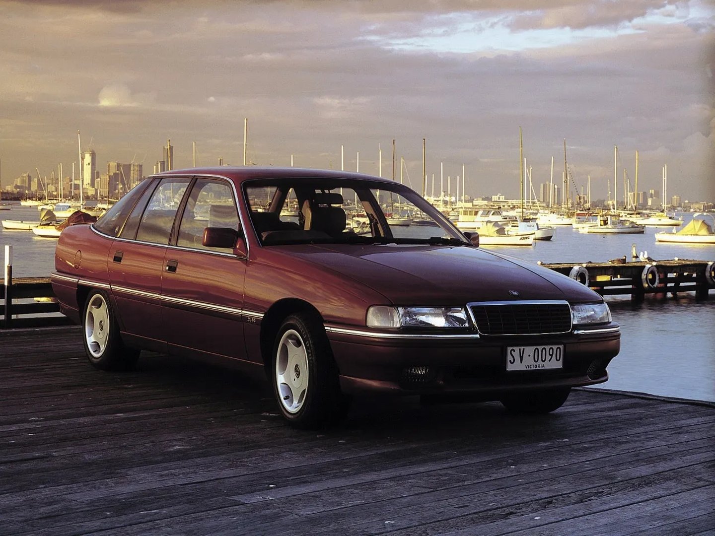 Holden_Statesman_1_generation__Sedan__1.jpg