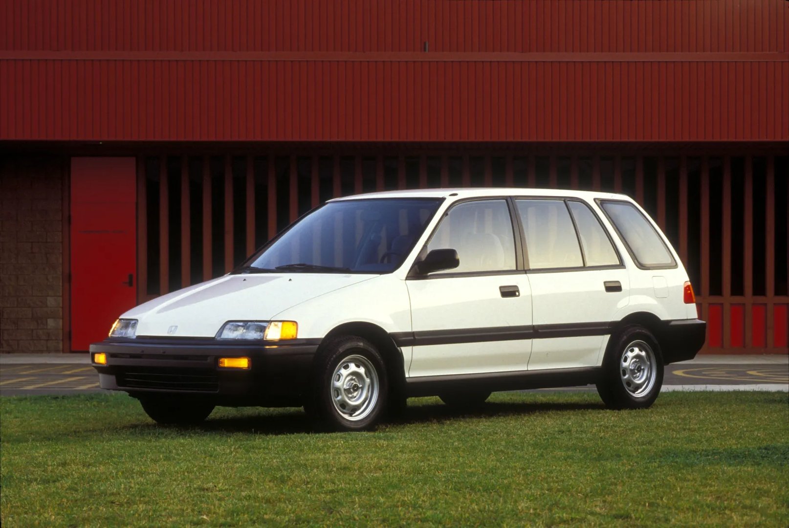Honda_Civic_(USA)_4_generation__Estate_5-door__3.jpg