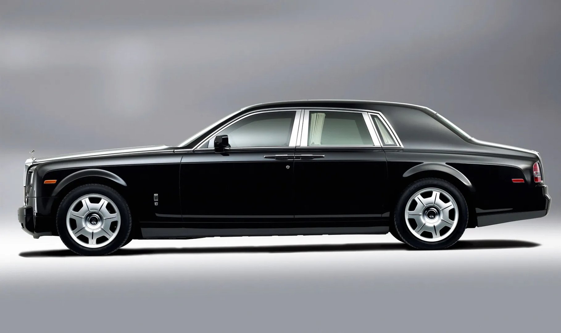 Rolls-Royce_Phantom_7_generation__Sedan_Long__8.jpg