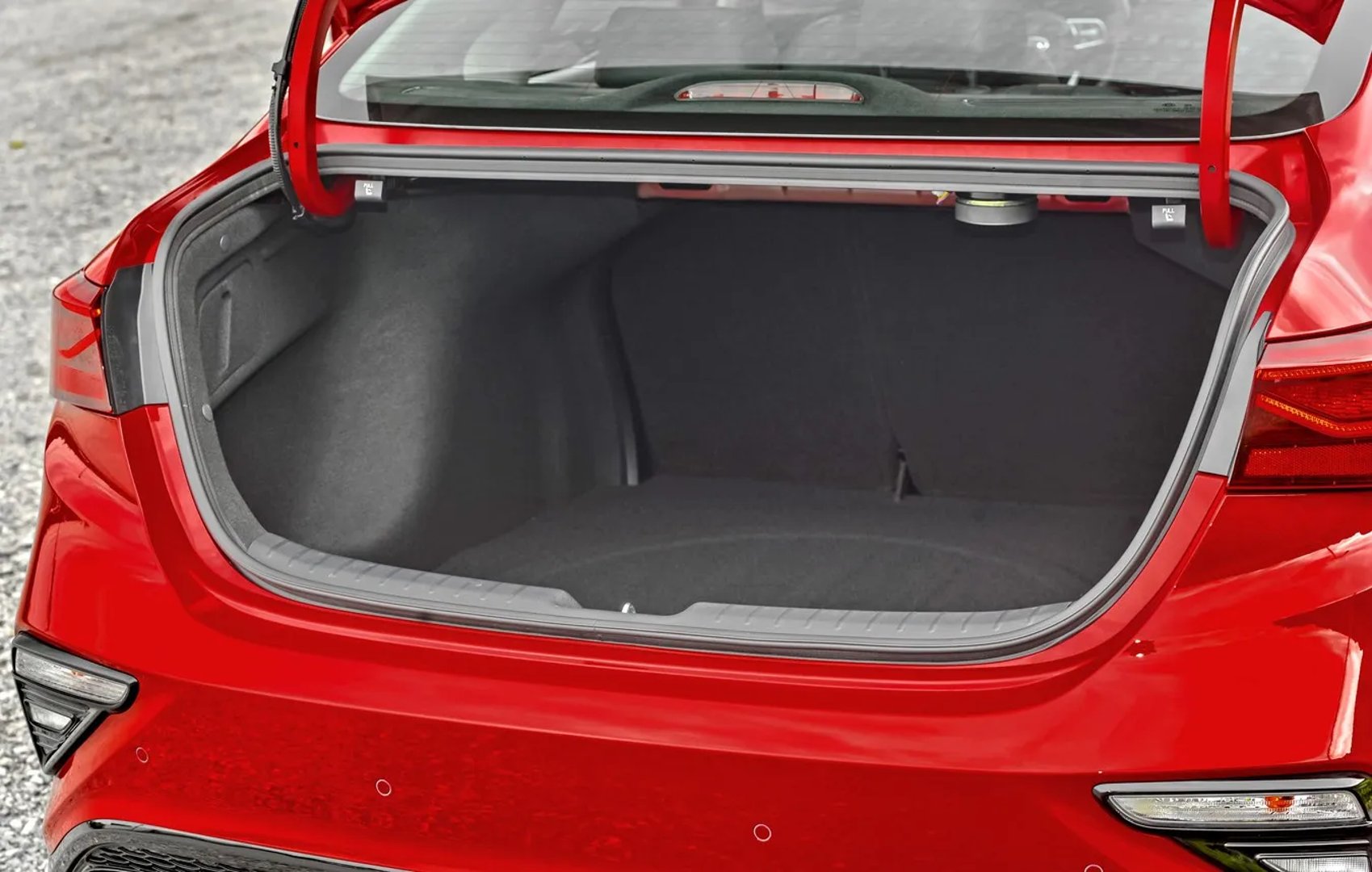 Kia_Forte_3_generation__Sedan__7.jpg