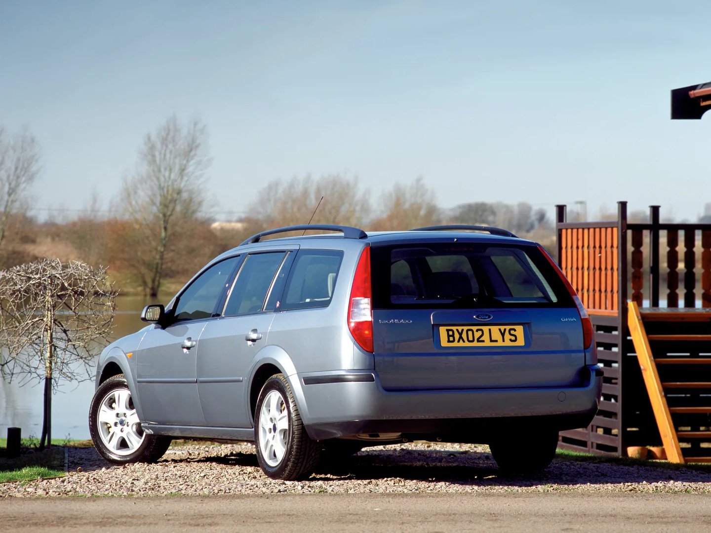 Ford_Mondeo_3_generation__Estate_5-door__4.jpg