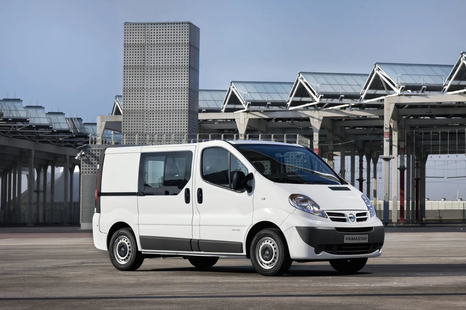 Nissan_Primastar_1_generation_restyling__Minivan__5.jpg