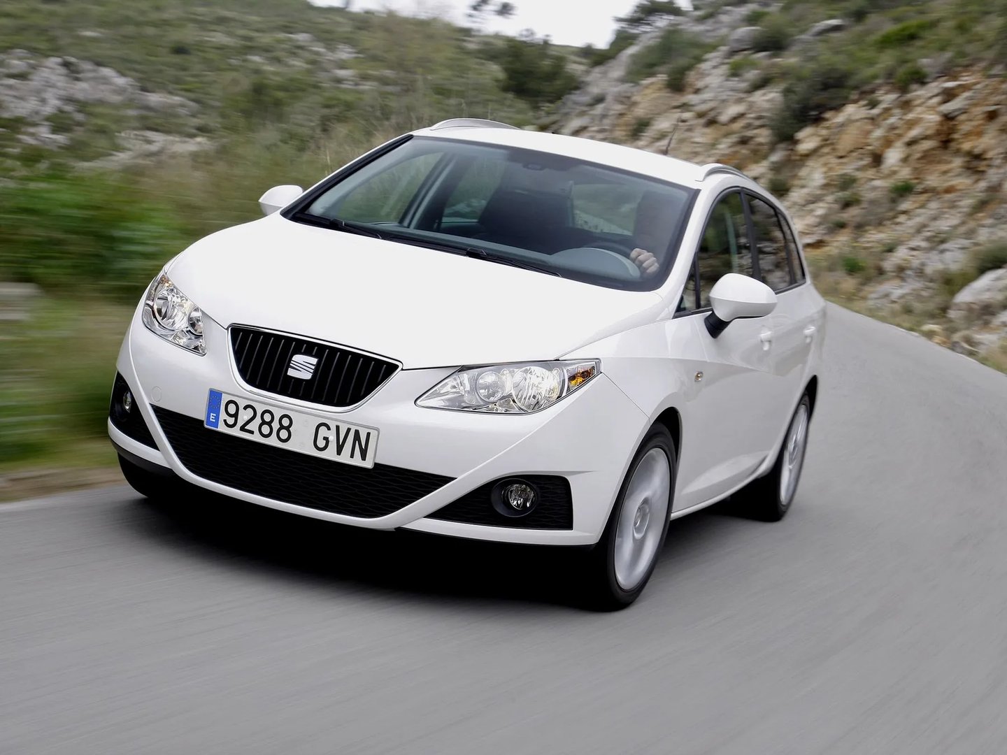 SEAT_Ibiza_4_generation__Estate_5-door__13.jpg