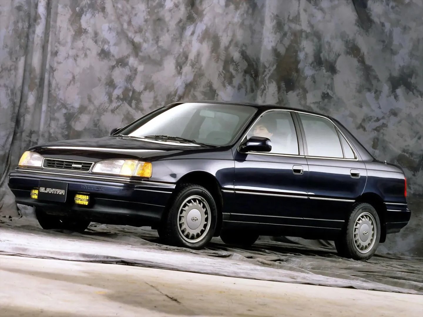 Hyundai_Elantra_1_generation__Sedan__1.jpg