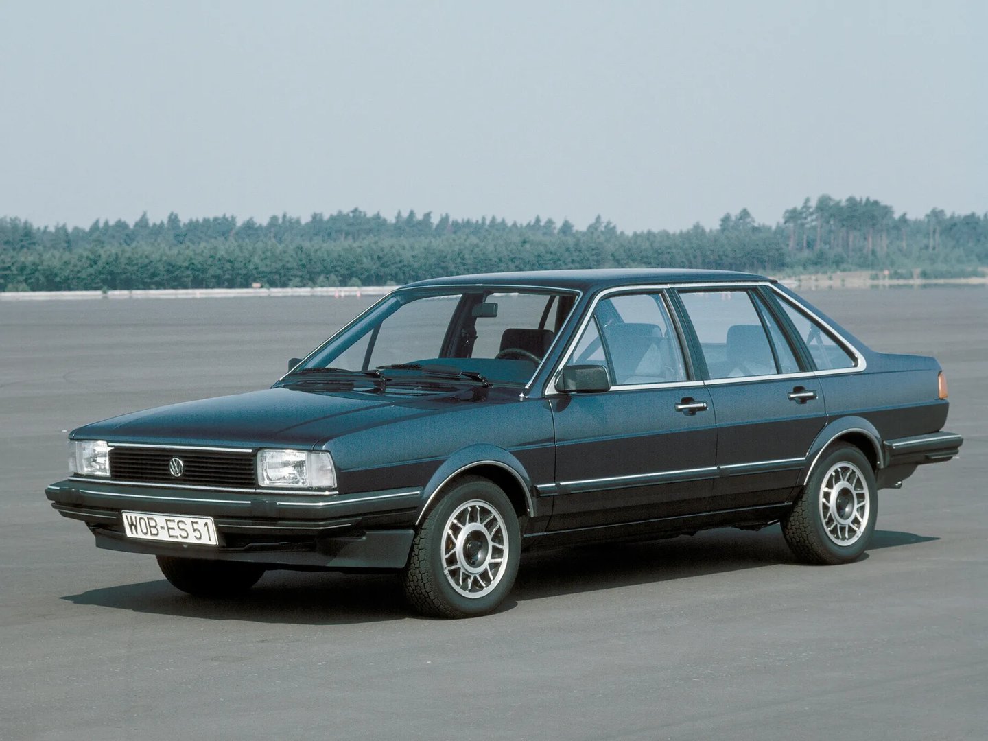 Volkswagen_Santana_1_generation__Sedan__1.jpg