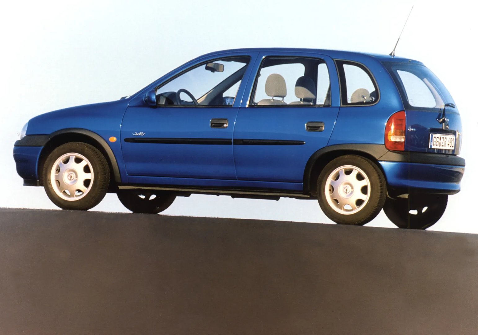 Opel_Vita_2_generation__Mini_5-doors__1.jpg