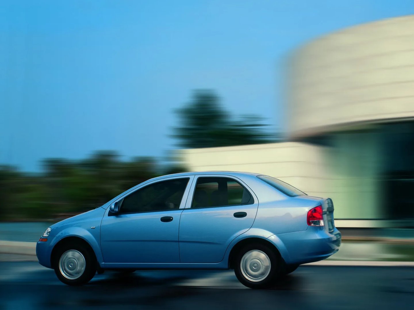 Daewoo_Kalos_1_generation__Sedan__4.jpg