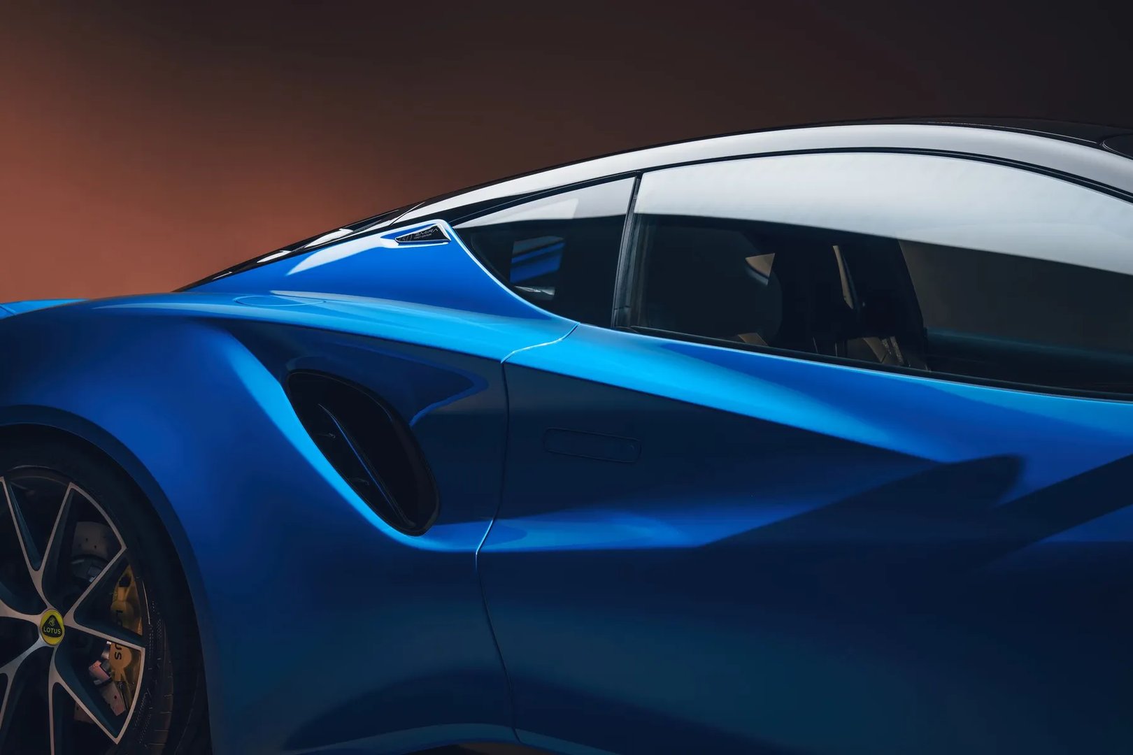 Lotus_Emira_1_generation__Coupe__12.jpg