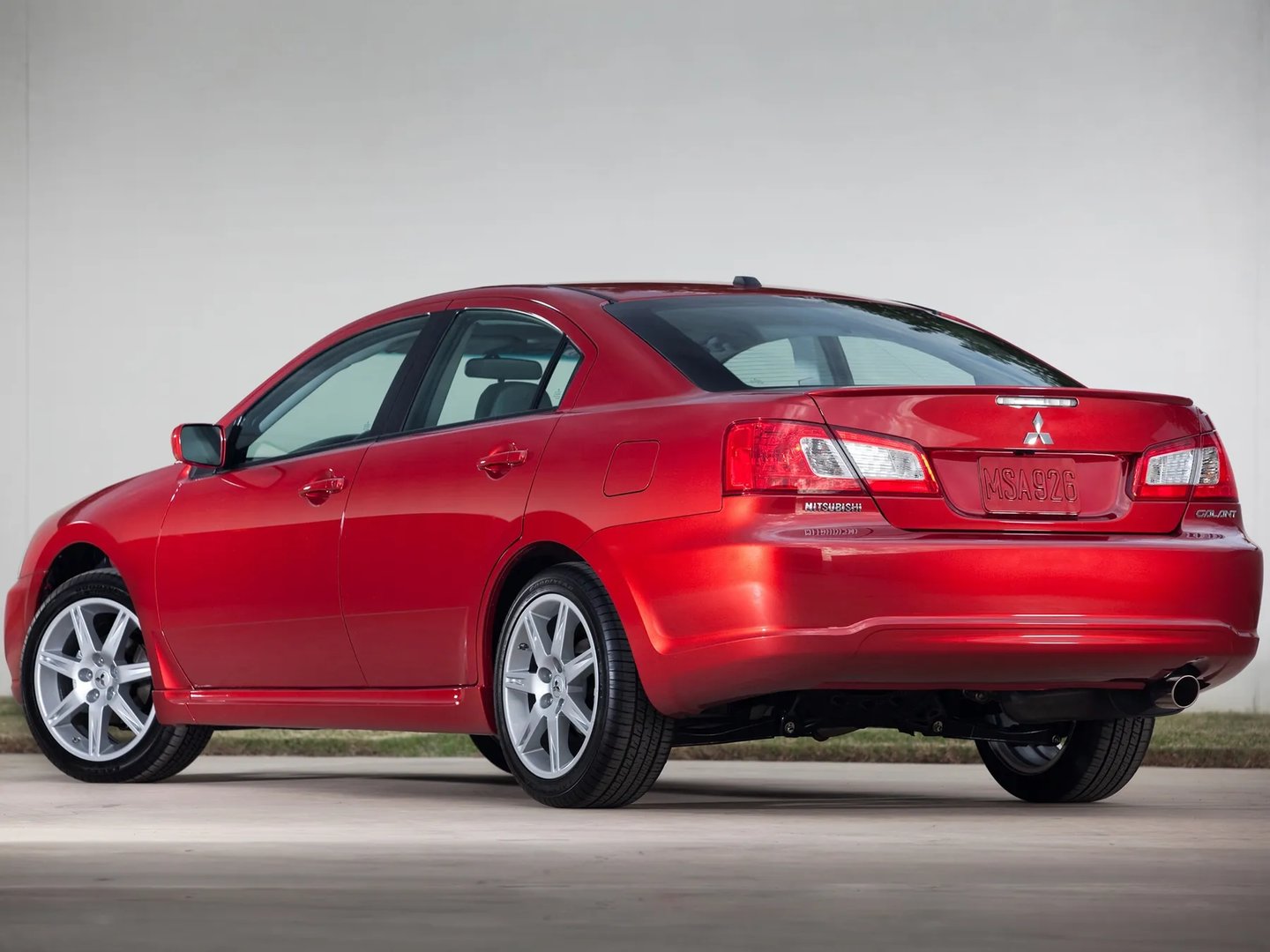 Mitsubishi_Galant_9_generation_restyling_2__Sedan__4.jpg