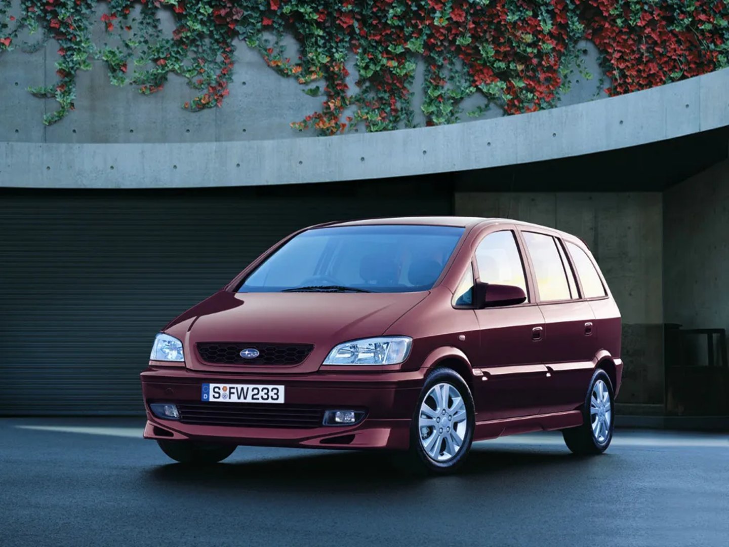 Subaru_Traviq_1_generation__Compact_Van__10.jpg