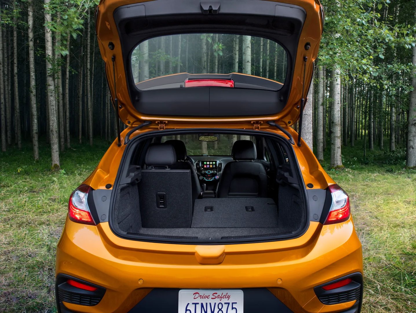 Chevrolet_Cruze_2_generation__Hatchback_5-door__5.jpg