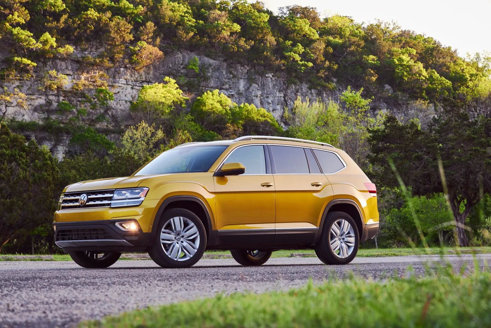 Volkswagen_Atlas_1_generation__SUV_5-doors__1.jpg