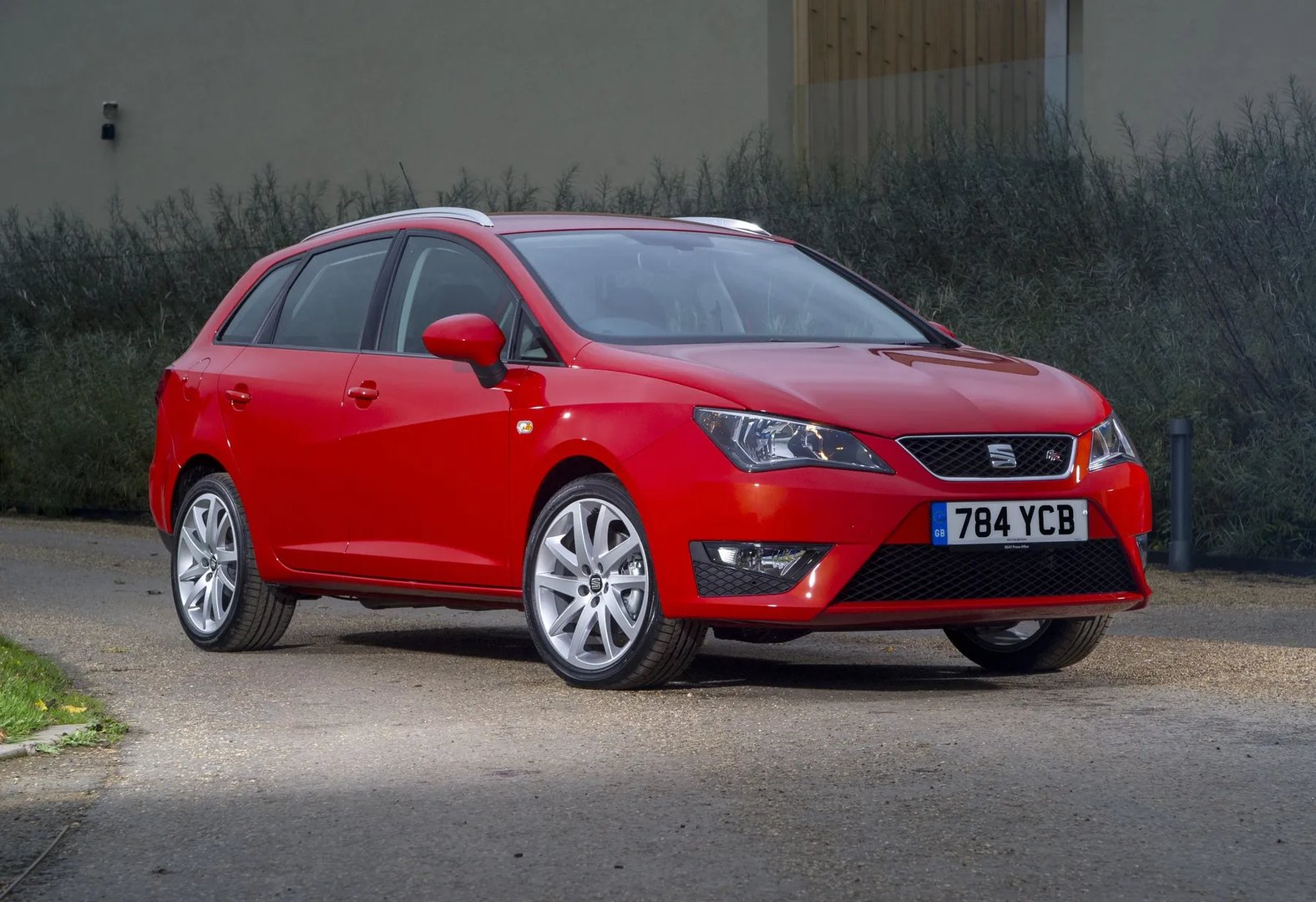 SEAT_Ibiza_4_generation_restyling_2__Estate_5-door__2.jpg