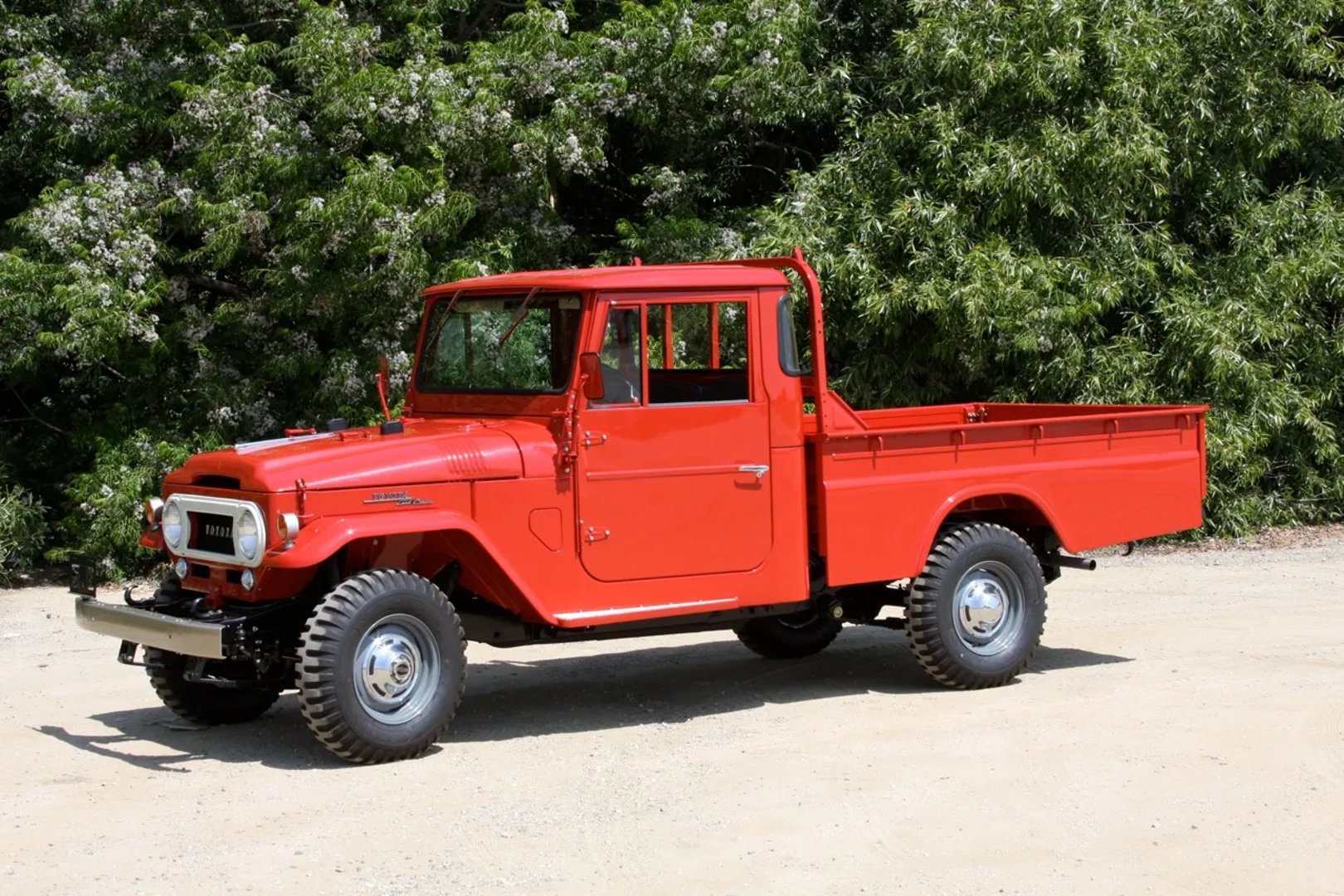 Toyota_LC_5_generation__Pickup_single-cab__1.jpg