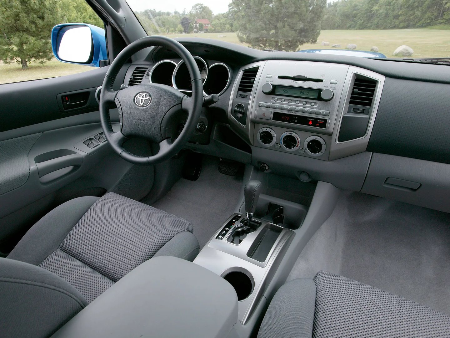 Toyota_Tacoma_2_generation__Pickup_double-cab__13.jpg