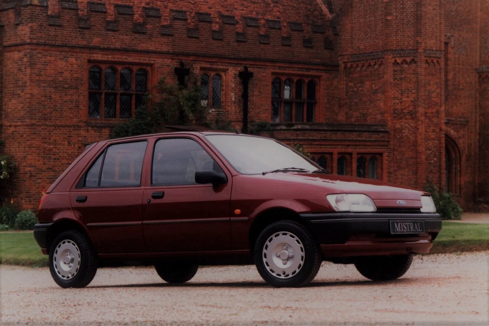 Ford_Fiesta_3_generation__Mini_5-doors__1.jpg