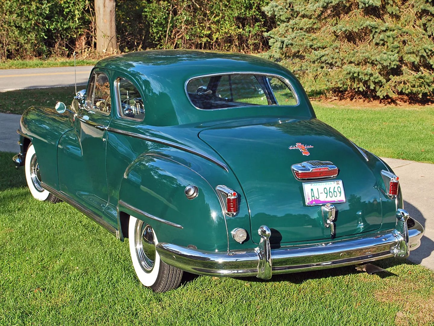Chrysler_New_Yorker_2_generation__Coupe__2.jpg